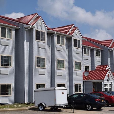 Econo Lodge Inn & Suites St. Clairsville Exterior photo