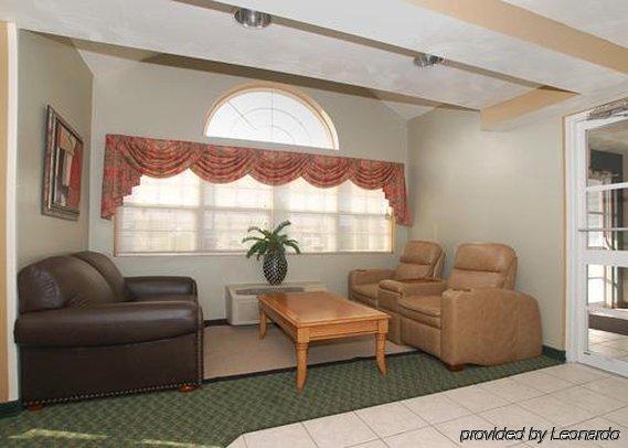 Econo Lodge Inn & Suites St. Clairsville Interior photo