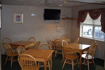 Econo Lodge Inn & Suites St. Clairsville Exterior photo