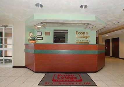 Econo Lodge Inn & Suites St. Clairsville Interior photo