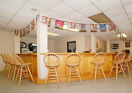Econo Lodge Inn & Suites St. Clairsville Restaurant photo